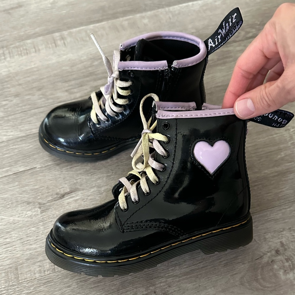 SOLD | Dr. Martens 1460 Toddler Shimmer Heart Lace Up Boots Black Size 10 - Picture 3 of 12